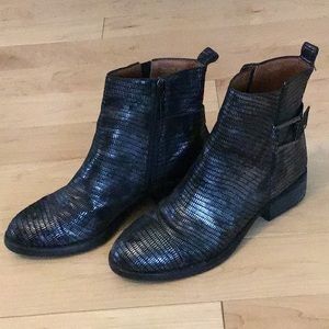 Donald Pliner Silver metallic booties